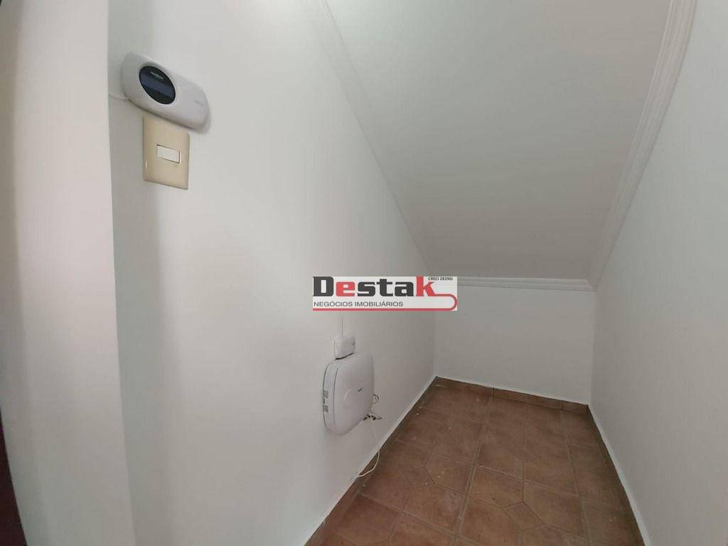 Sobrado à venda com 3 quartos, 240m² - Foto 11