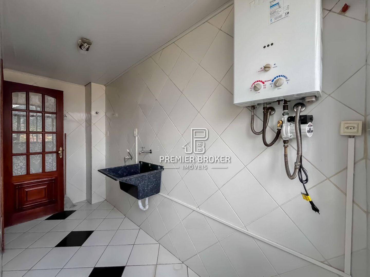 Casa à venda com 3 quartos, 220m² - Foto 12