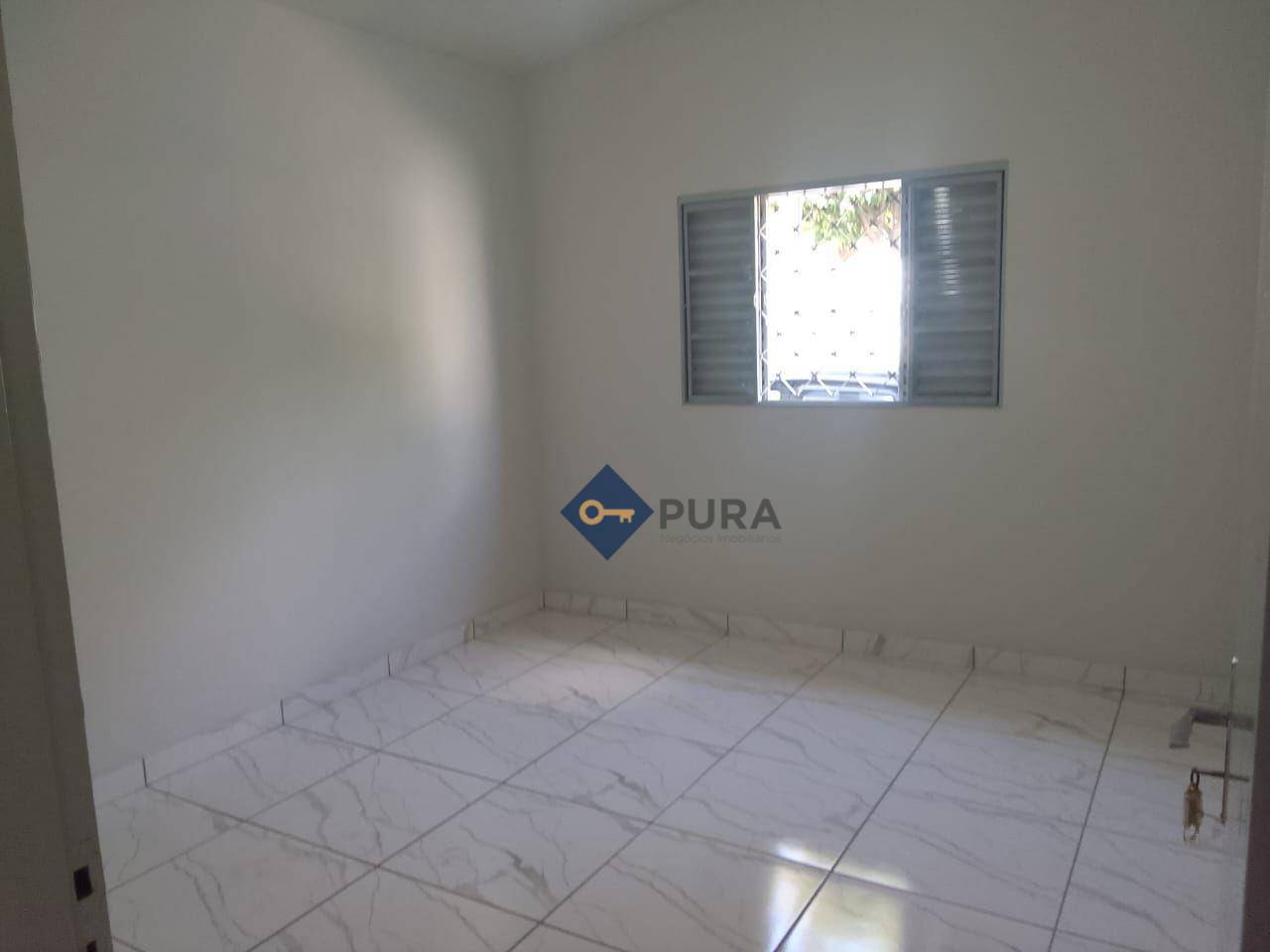 Casa à venda com 2 quartos, 120m² - Foto 4