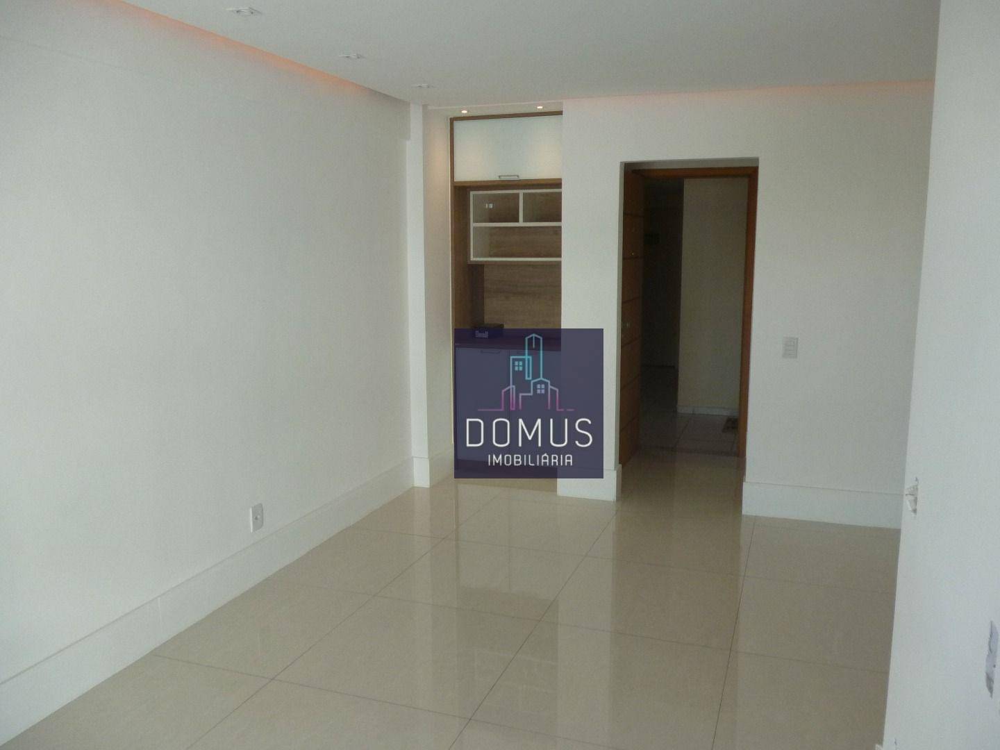 Apartamento à venda com 3 quartos, 93m² - Foto 2