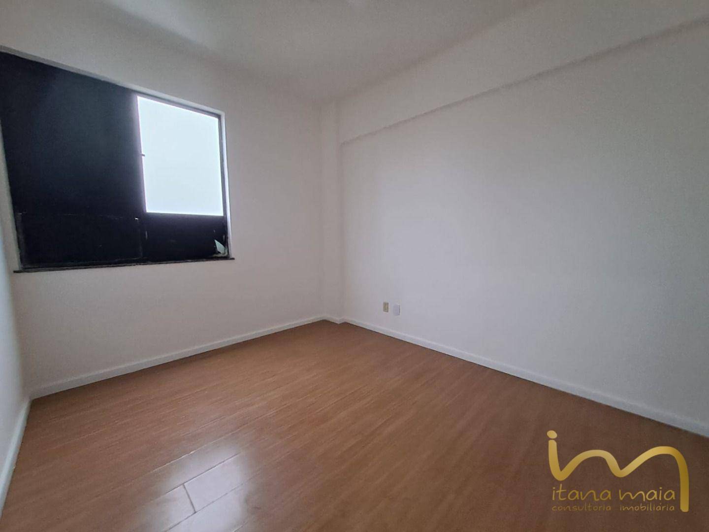 Apartamento à venda com 2 quartos, 70m² - Foto 12