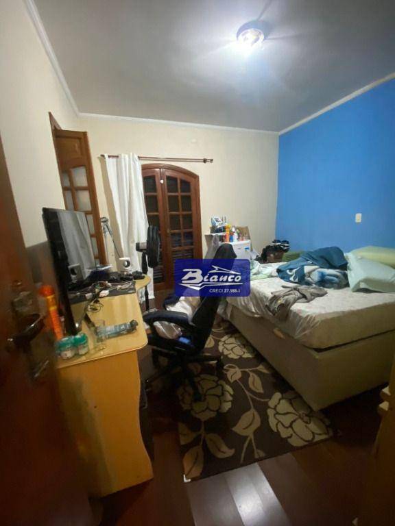 Sobrado à venda com 3 quartos, 262m² - Foto 18