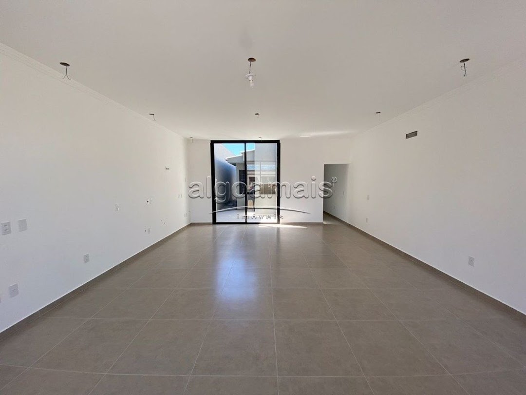 Casa à venda com 3 quartos, 180m² - Foto 3