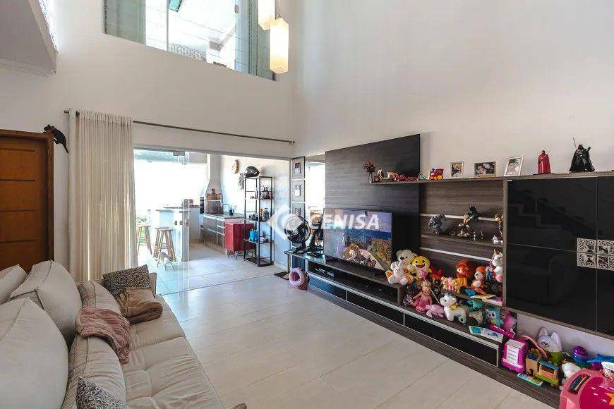 Casa à venda com 4 quartos, 321m² - Foto 9