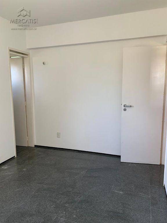 Apartamento à venda com 4 quartos, 195m² - Foto 22