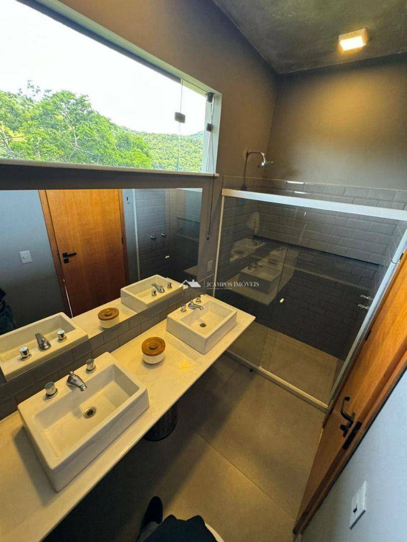 Casa de Condomínio à venda com 4 quartos, 230m² - Foto 17