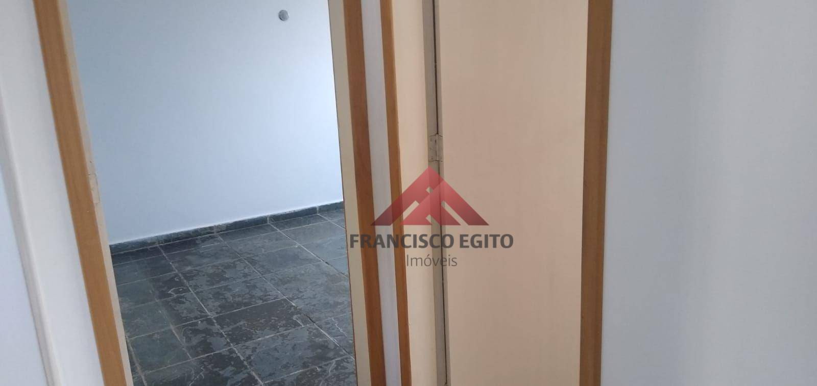 Casa à venda com 3 quartos, 241m² - Foto 14