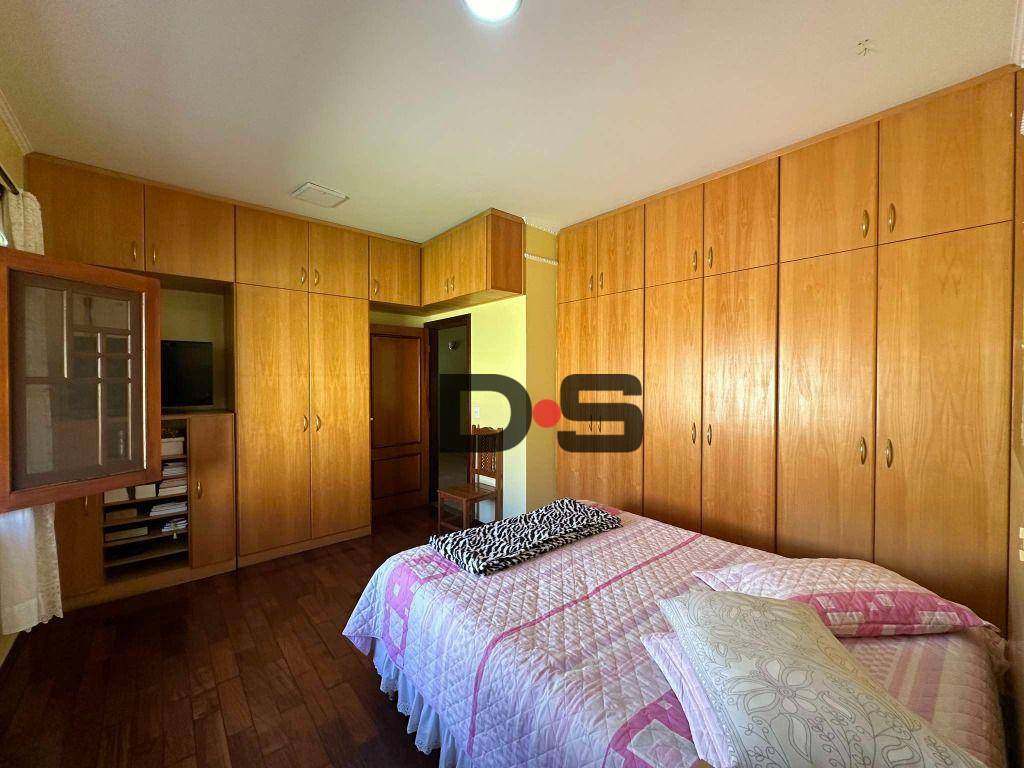 Chácara à venda com 6 quartos, 500m² - Foto 15