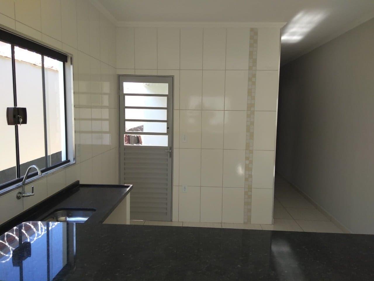 Casa à venda com 2 quartos, 57m² - Foto 3