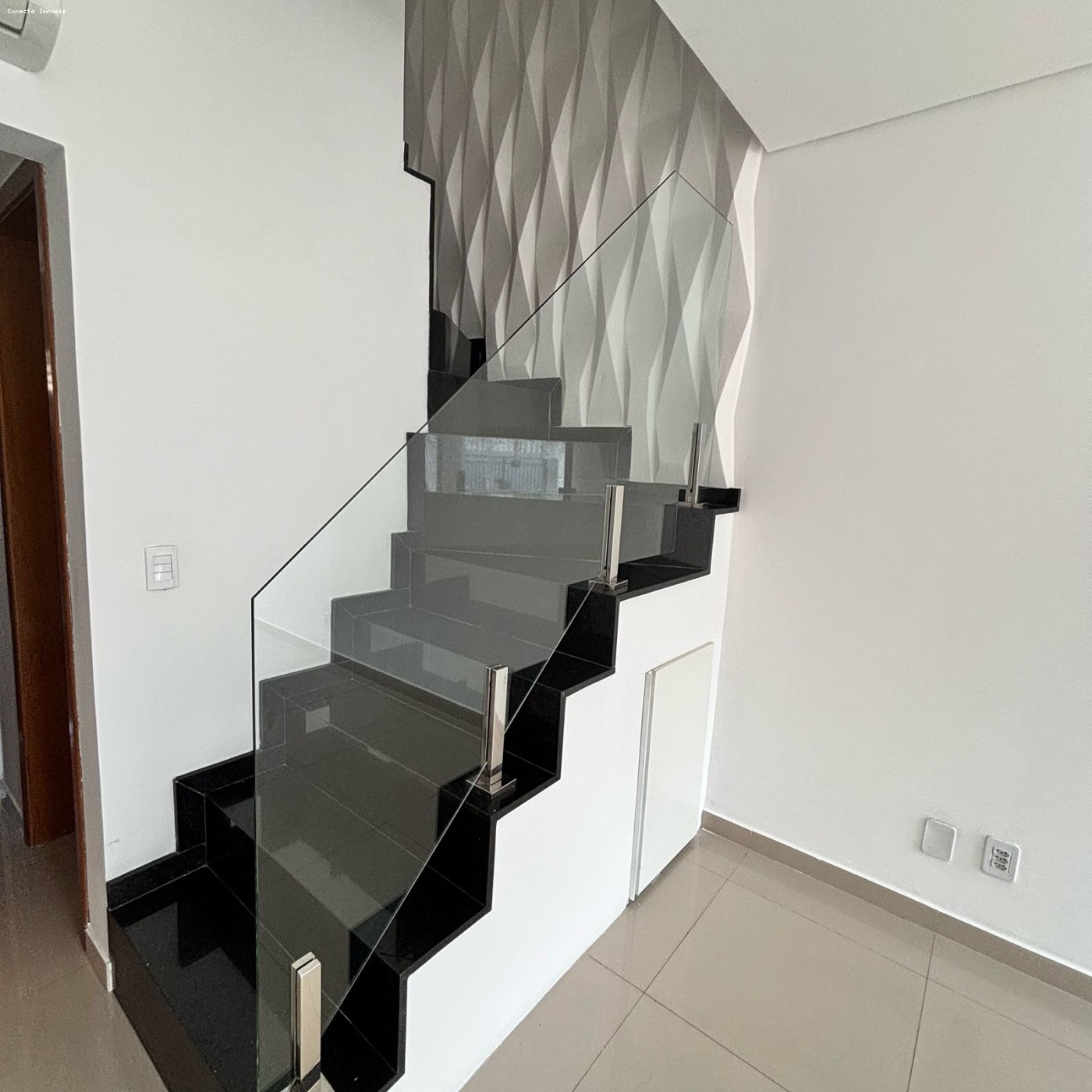 Casa à venda com 2 quartos, 70m² - Foto 8