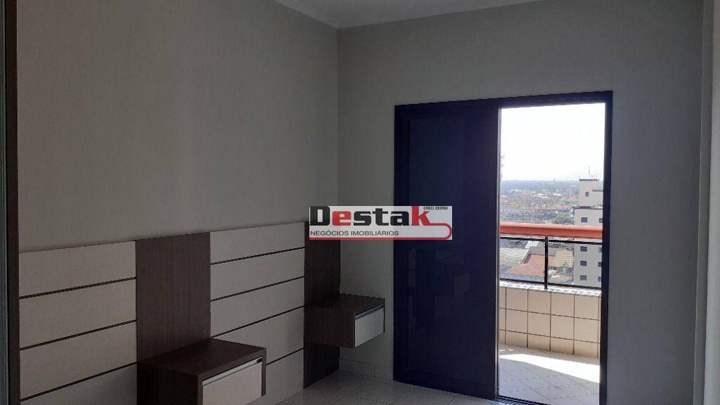 Apartamento à venda com 3 quartos, 180m² - Foto 30