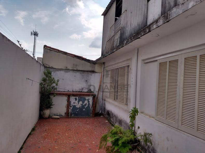 Casa à venda e aluguel com 4 quartos, 318m² - Foto 15