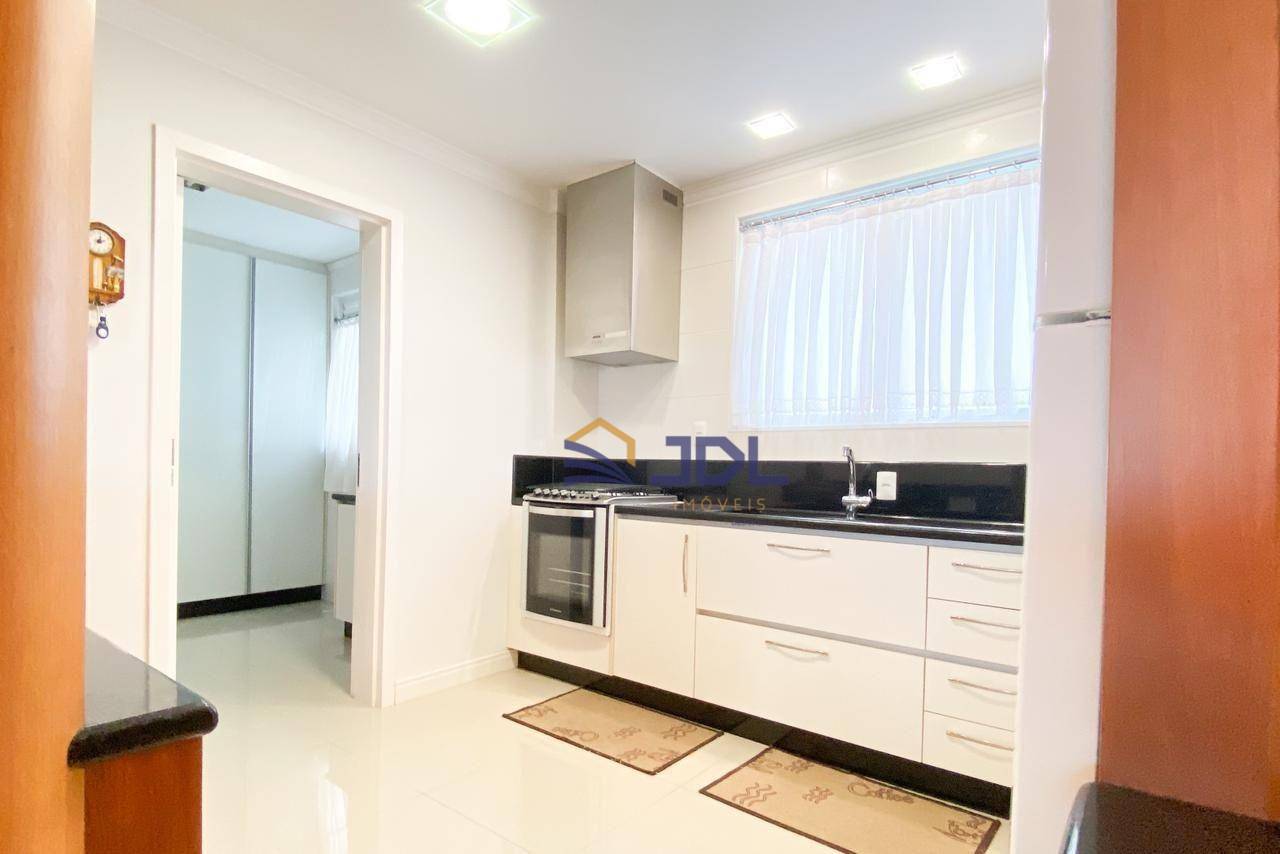 Apartamento à venda com 3 quartos, 154m² - Foto 5