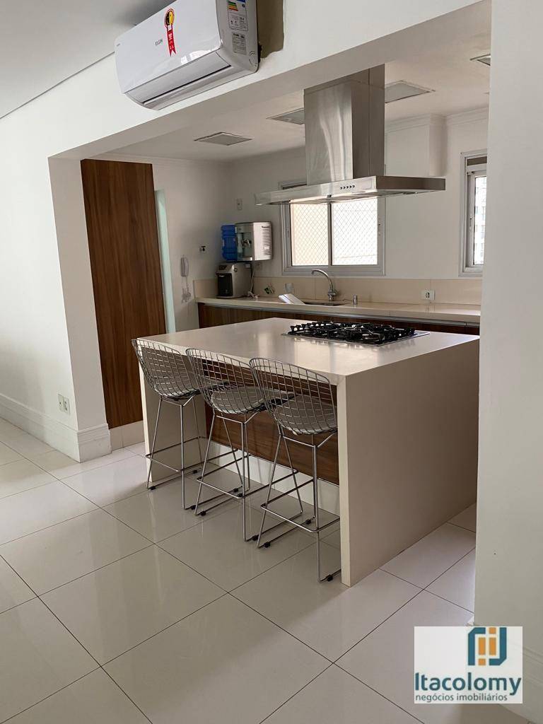 Apartamento para alugar com 3 quartos, 212m² - Foto 3