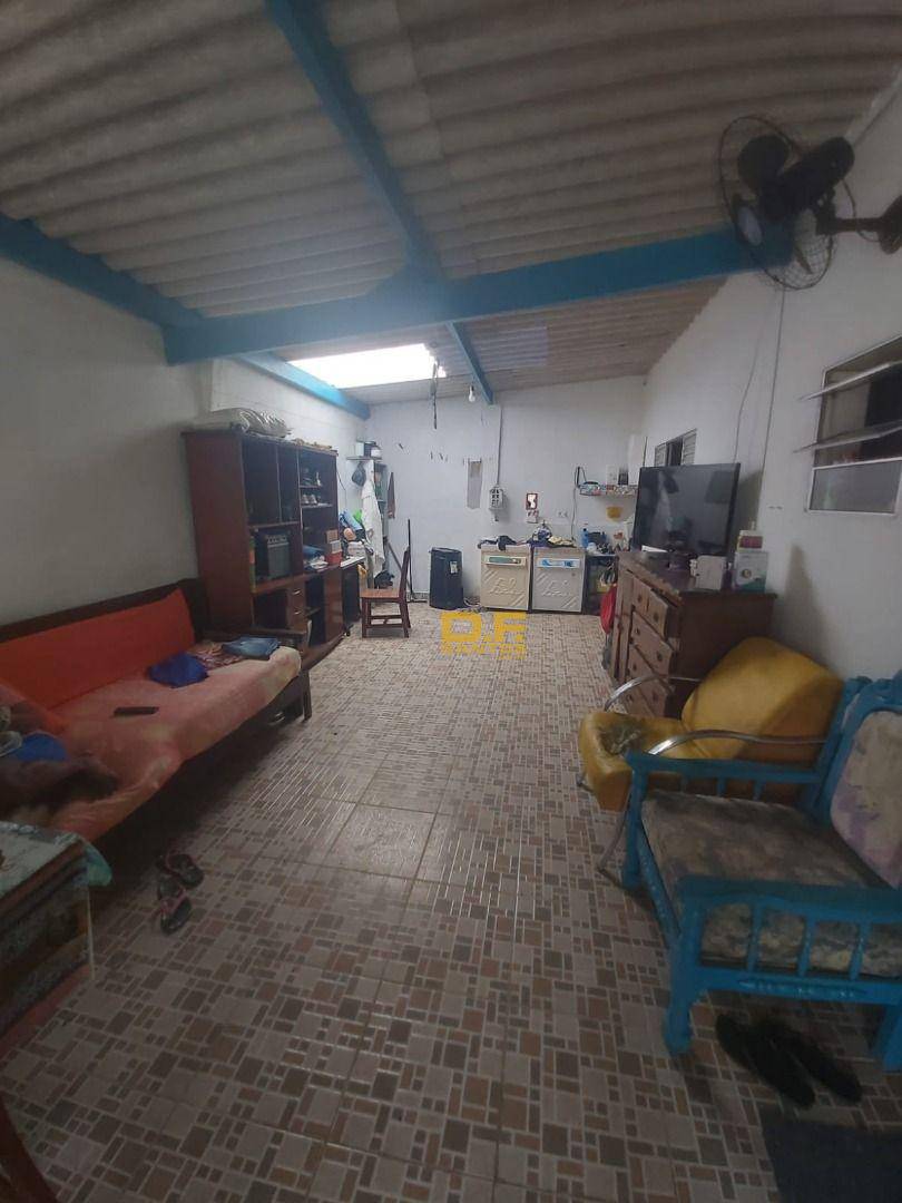 Casa à venda com 1 quarto, 80m² - Foto 3