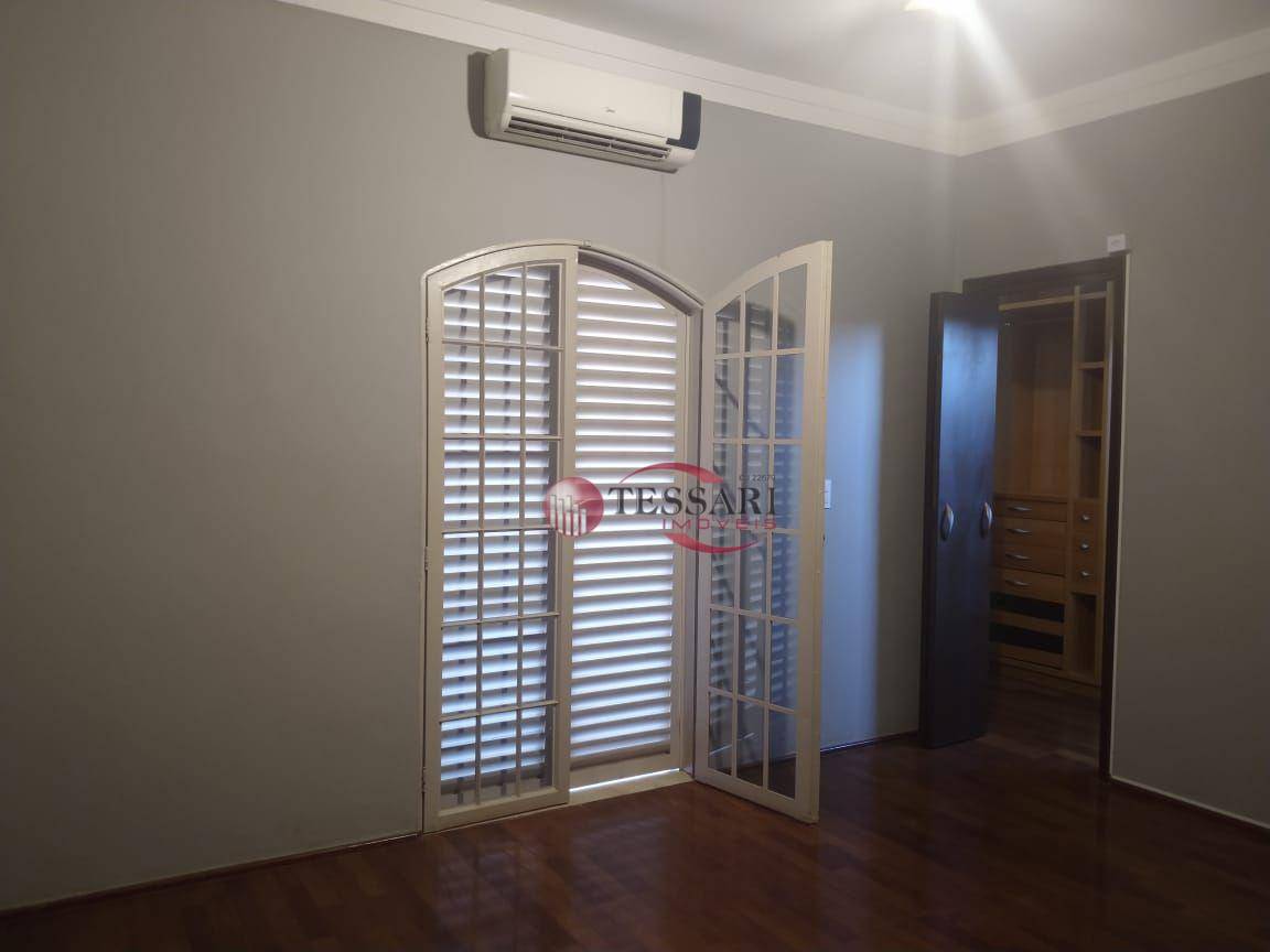 Casa à venda com 3 quartos, 297m² - Foto 2