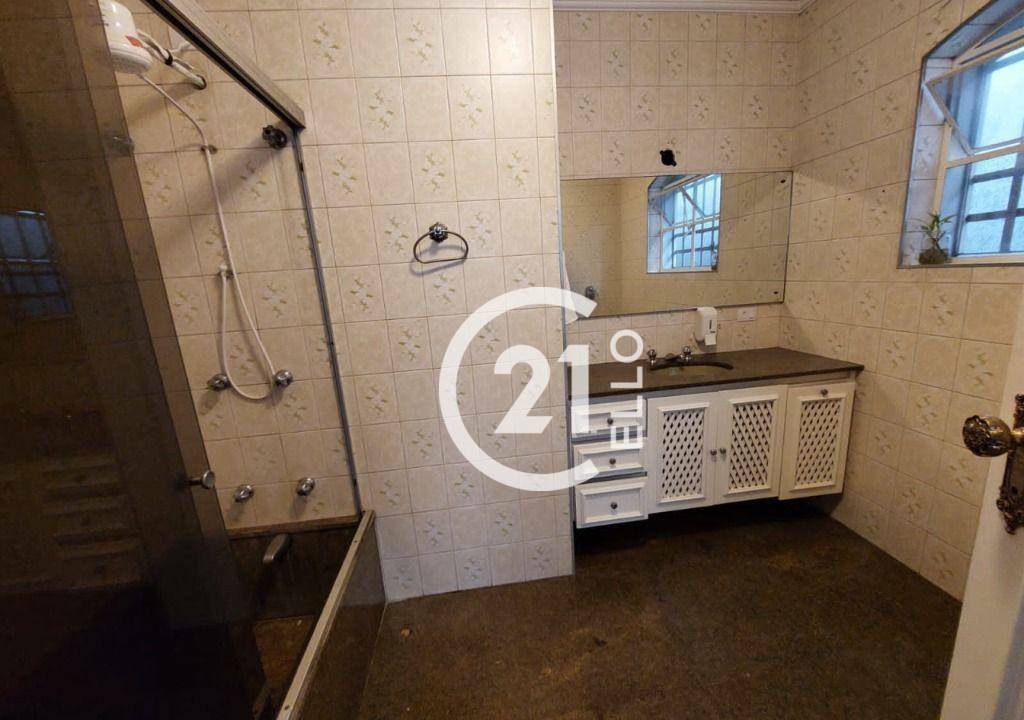 Casa de Condomínio para alugar com 3 quartos, 300m² - Foto 15