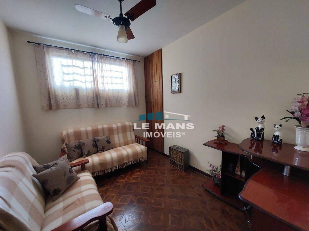 Casa à venda com 3 quartos, 231m² - Foto 5