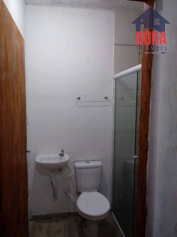 Casa à venda com 8 quartos, 200m² - Foto 24