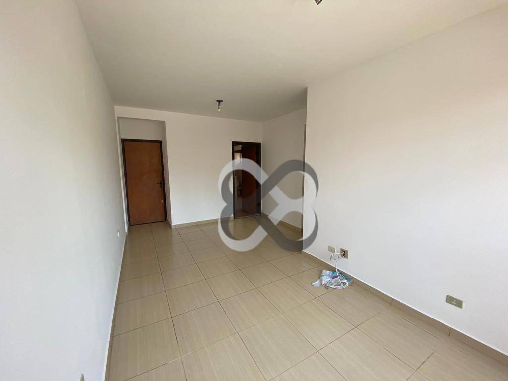 Apartamento para alugar com 3 quartos, 80m² - Foto 4