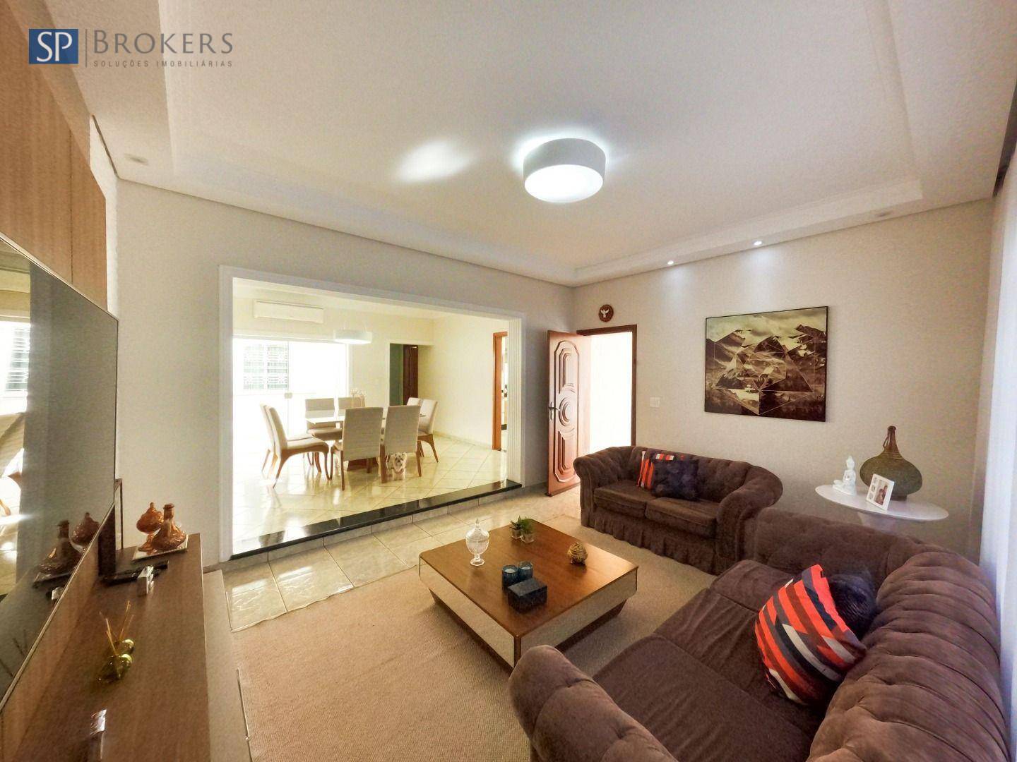 Casa, 3 quartos, 200 m² - Foto 1