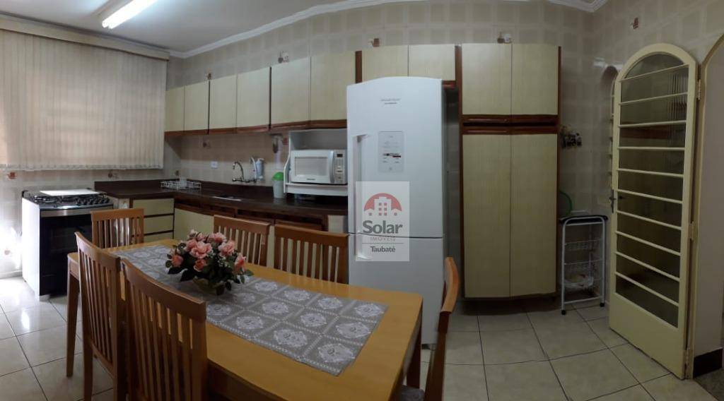 Casa à venda com 3 quartos, 160m² - Foto 4