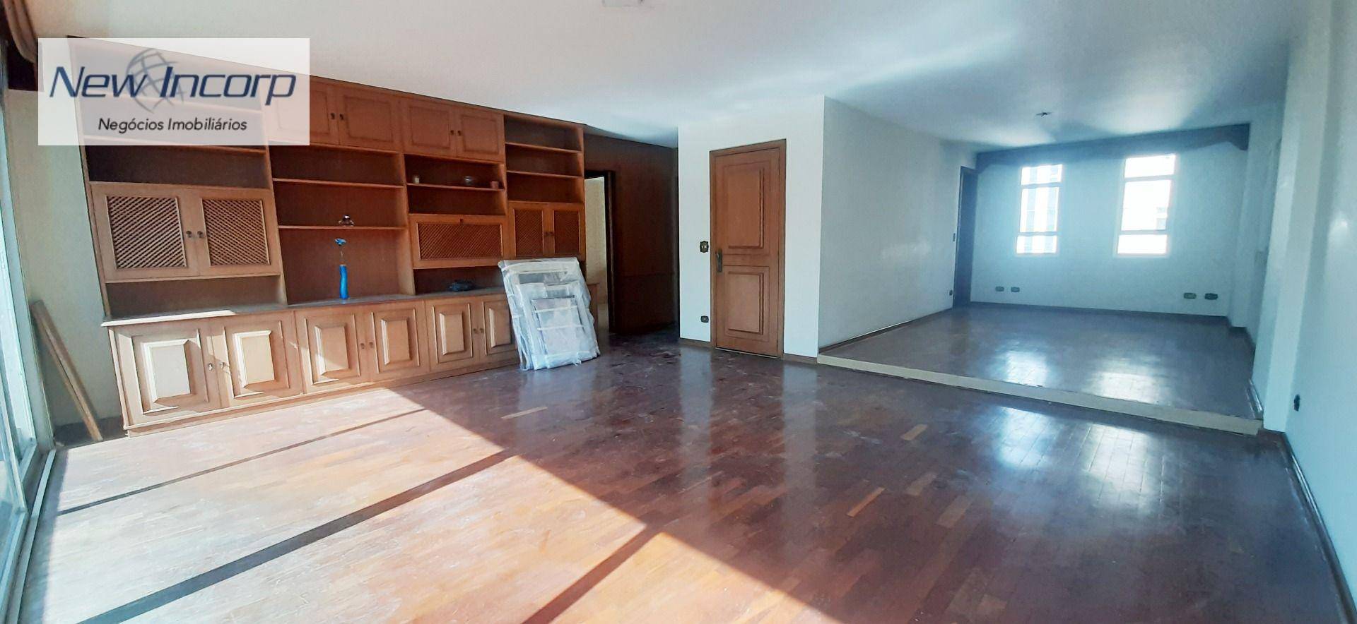 Apartamento à venda com 4 quartos, 210m² - Foto 4