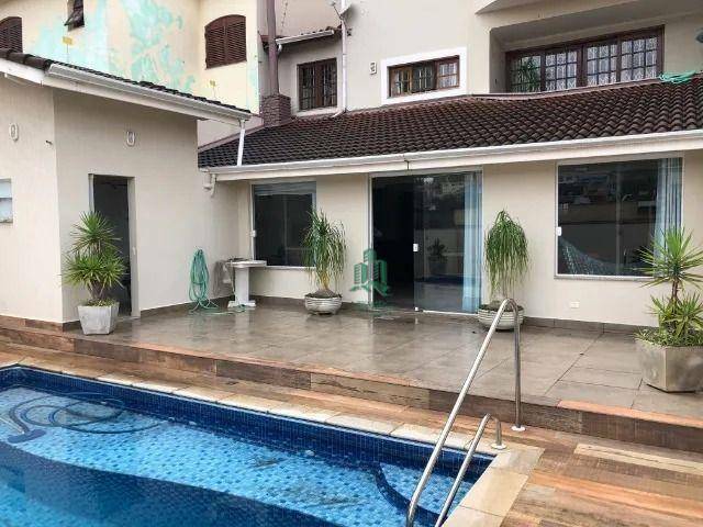 Sobrado à venda com 4 quartos, 430m² - Foto 1