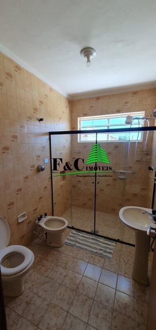 Casa para alugar com 3 quartos, 300m² - Foto 5