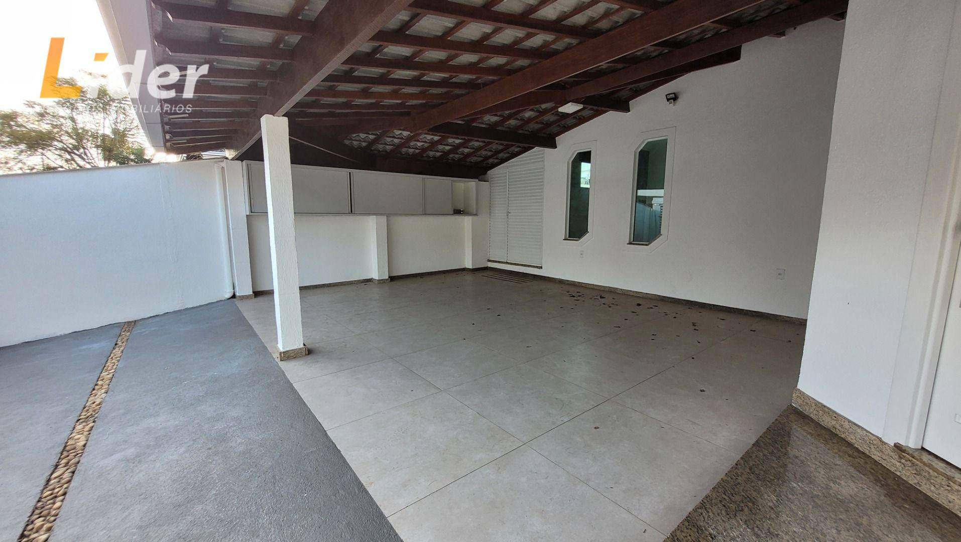 Casa de Condomínio à venda com 3 quartos, 200m² - Foto 4