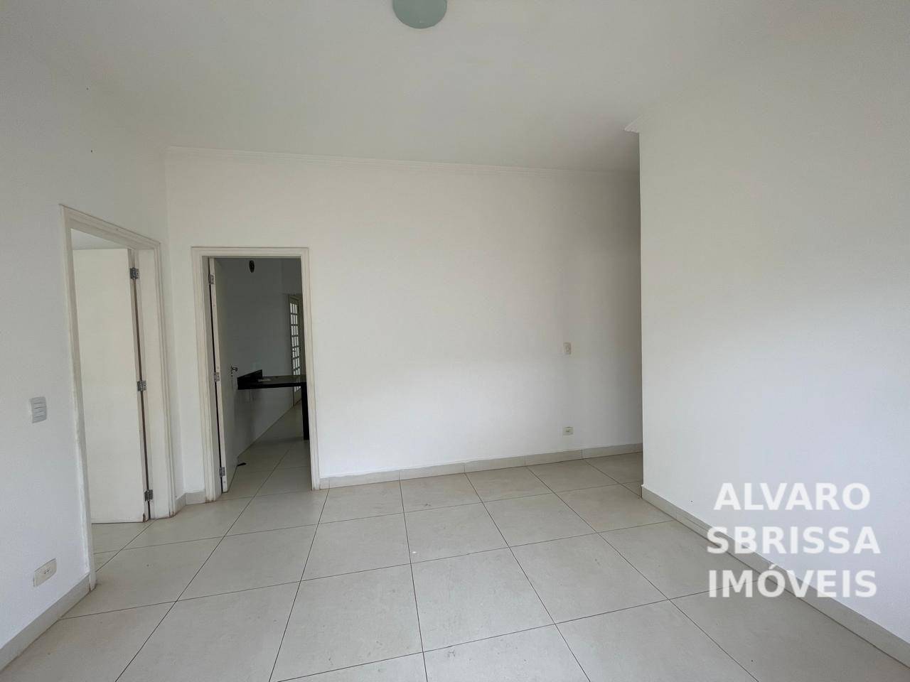 Casa à venda e aluguel com 3 quartos, 180m² - Foto 9