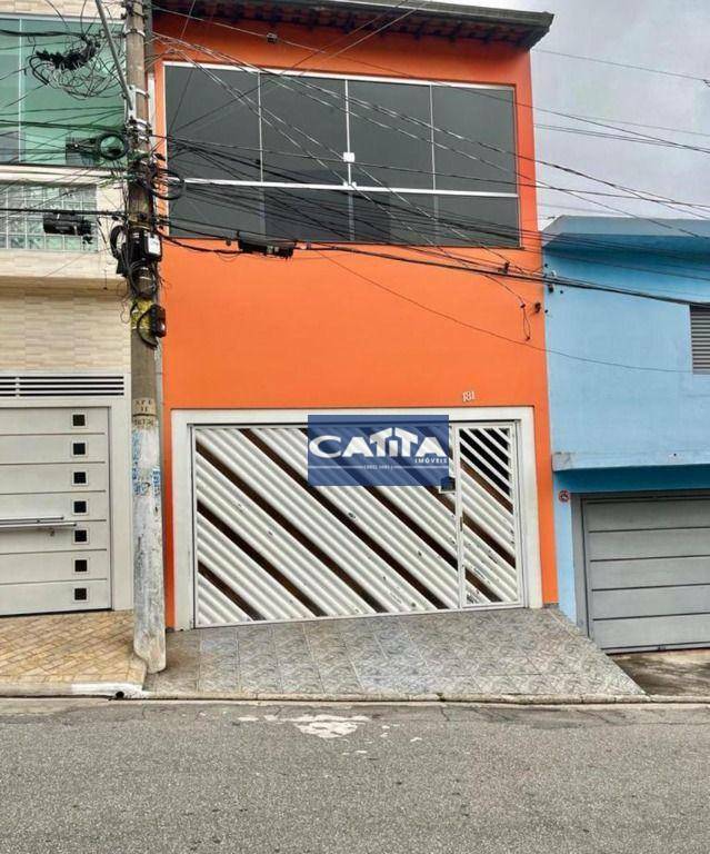 Sobrado à venda com 4 quartos, 230m² - Foto 1