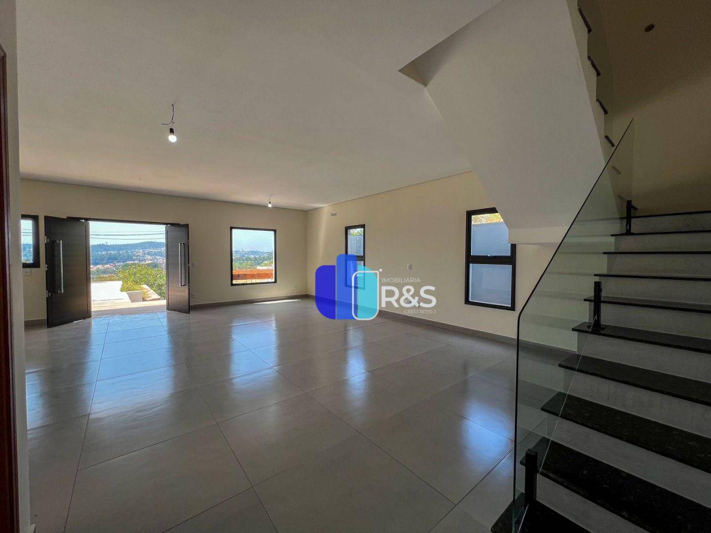 Casa à venda com 3 quartos, 209m² - Foto 5