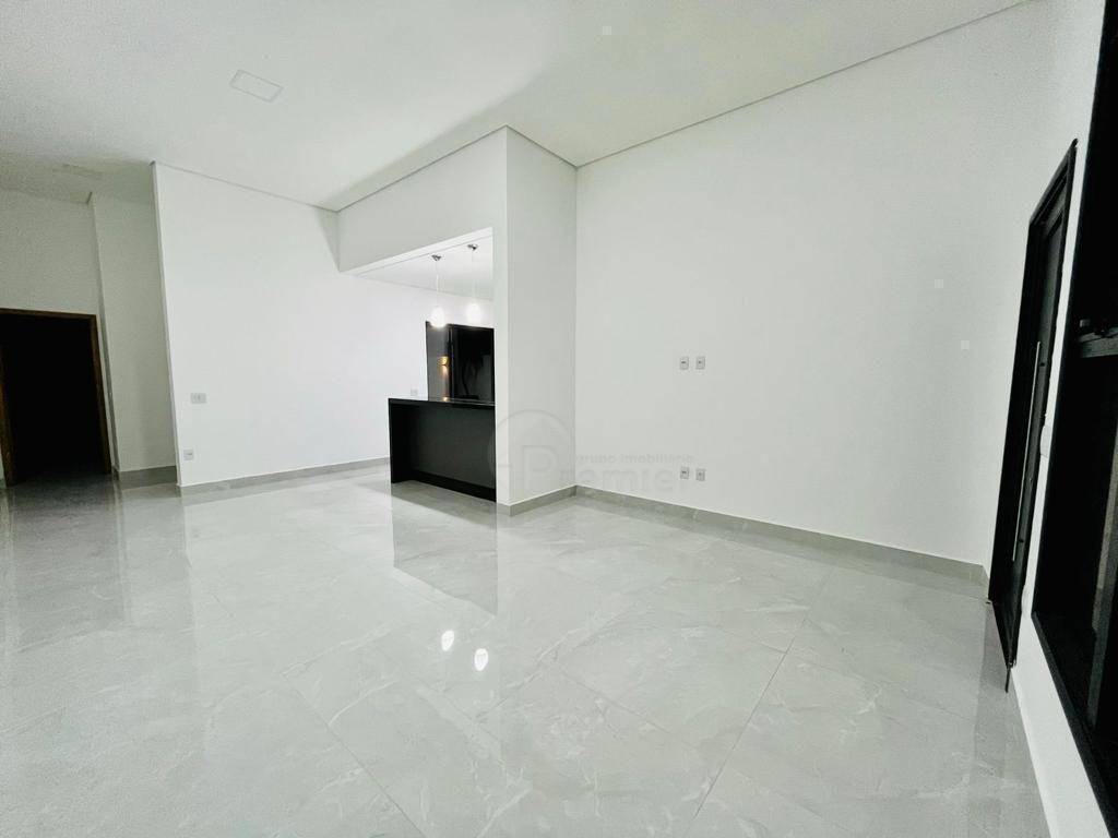 Casa de Condomínio à venda com 3 quartos, 200m² - Foto 2