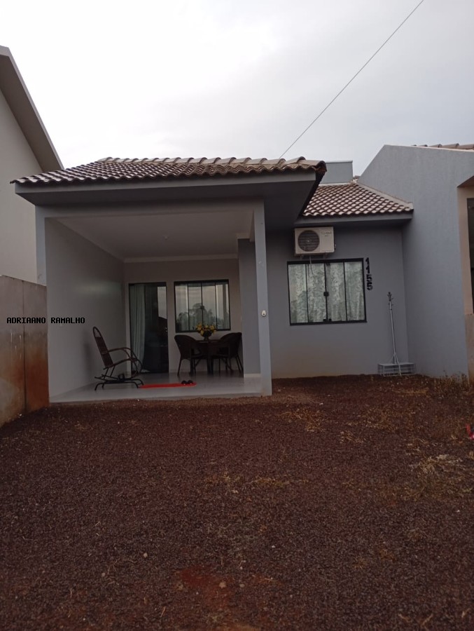 Casa à venda com 2 quartos, 70m² - Foto 1
