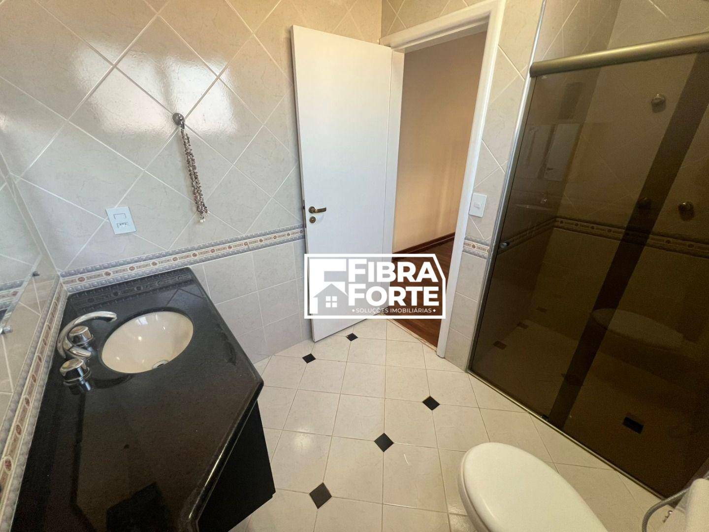 Casa de Condomínio para alugar com 5 quartos, 410m² - Foto 33
