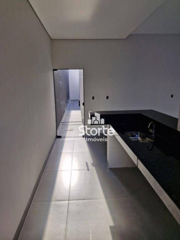 Casa à venda com 2 quartos, 69m² - Foto 5