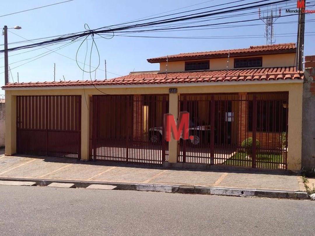 Casa à venda com 3 quartos, 350m² - Foto 1