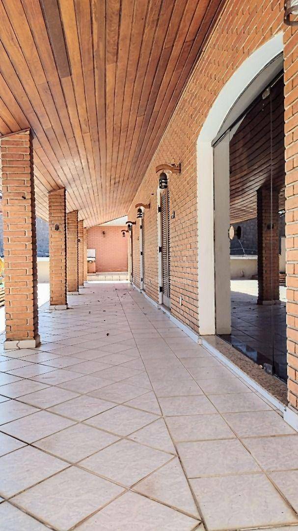 Casa à venda com 3 quartos, 242m² - Foto 22