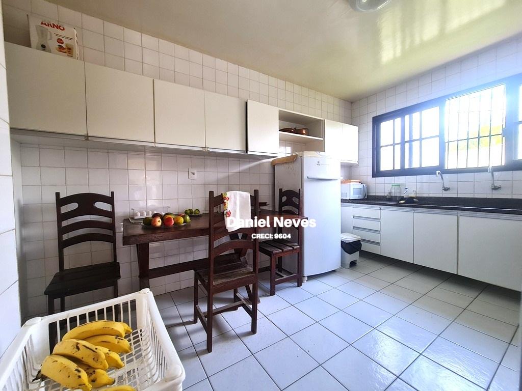 Casa à venda com 4 quartos, 300m² - Foto 28