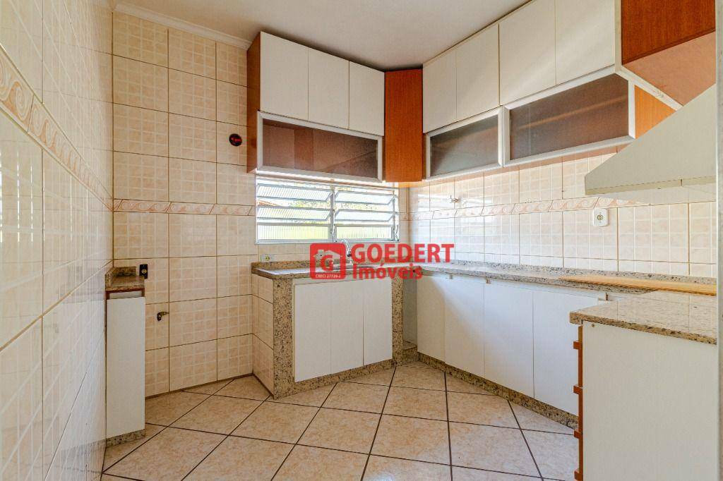 Casa à venda com 4 quartos, 300m² - Foto 11