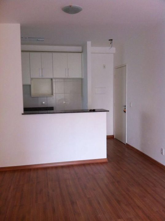 Apartamento à venda com 3 quartos, 80m² - Foto 2