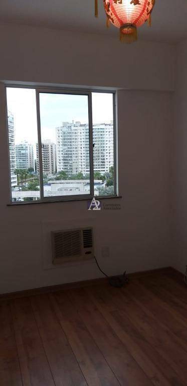 Apartamento à venda com 2 quartos, 60m² - Foto 9