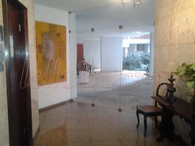 Apartamento para alugar com 3 quartos, 180m² - Foto 17