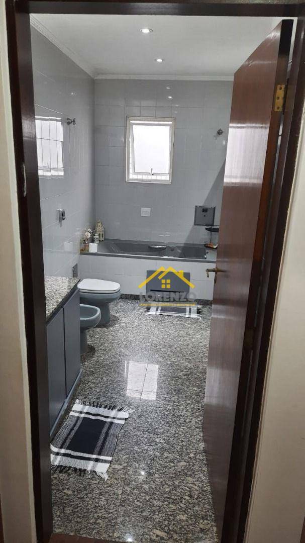 Sobrado à venda com 3 quartos, 300m² - Foto 30