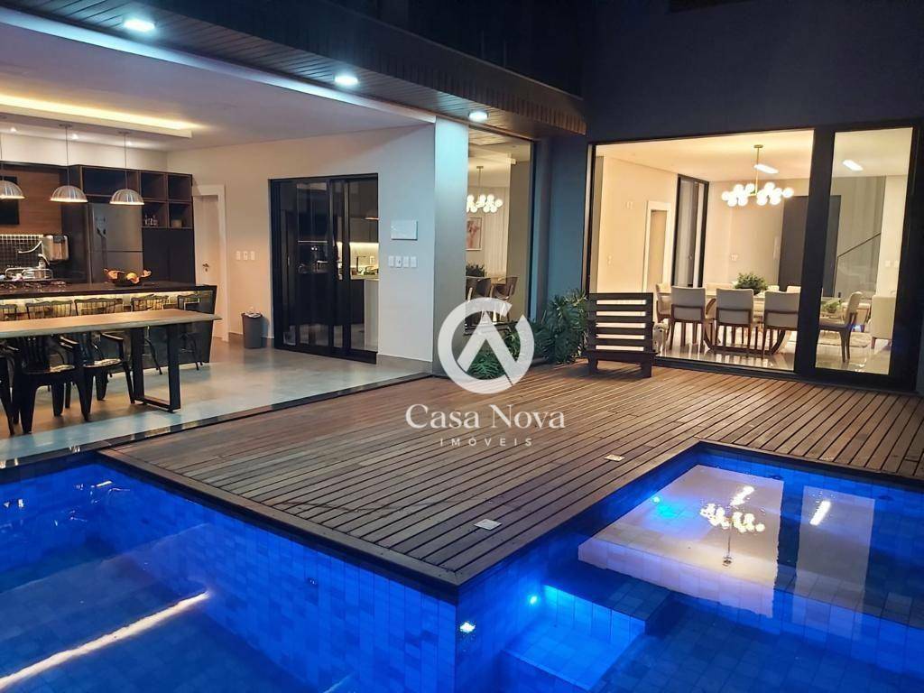 Casa à venda com 3 quartos, 320m² - Foto 2