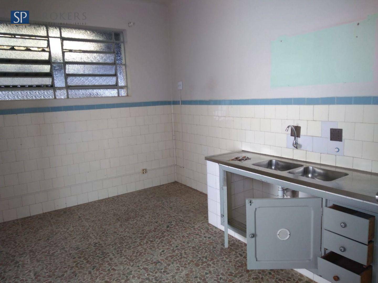 Casa para alugar com 3 quartos, 480m² - Foto 14