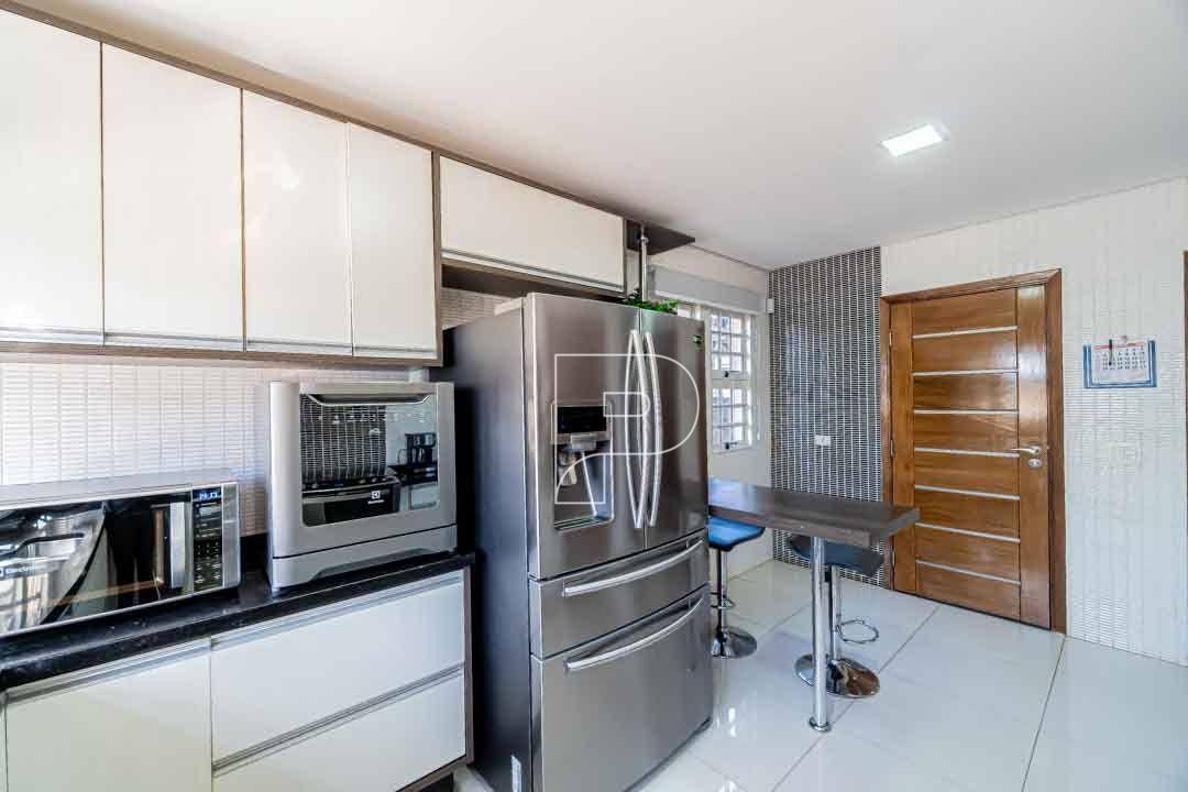 Casa à venda com 6 quartos, 420m² - Foto 9