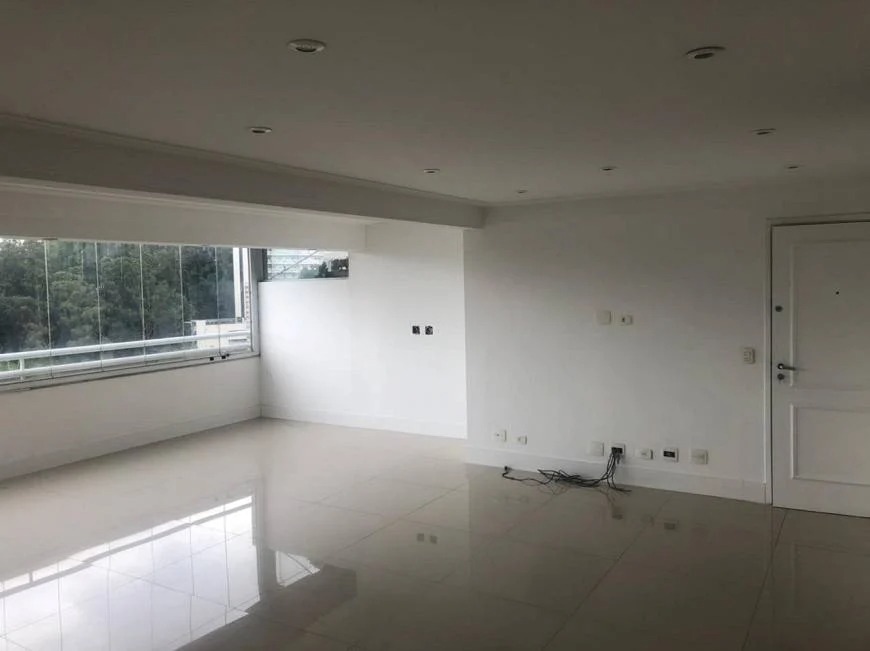 Apartamento à venda com 3 quartos, 124m² - Foto 3