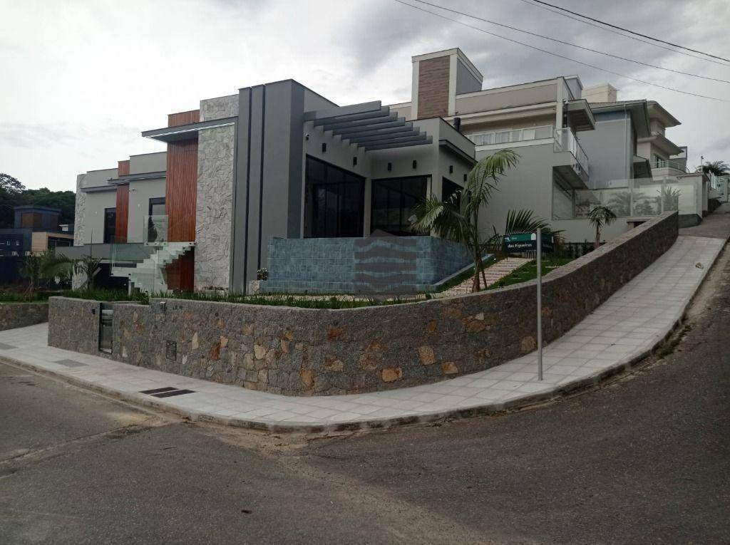 Casa à venda com 3 quartos, 270m² - Foto 2